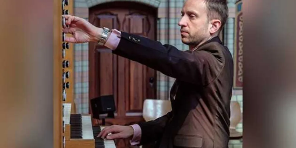 A transmissão permitirá visualizar o organista bem de perto, o que normalmente durante os concertos de órgão é impossível.