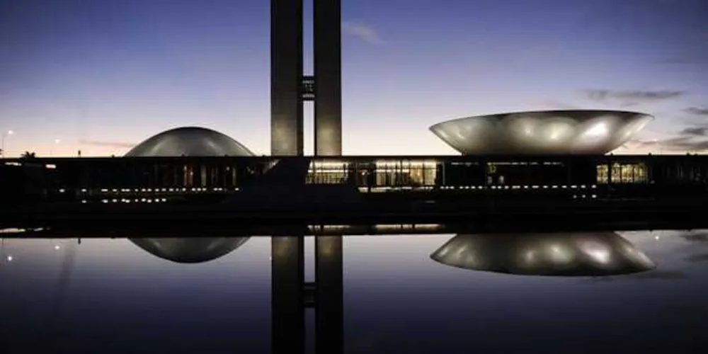 Para a eleição, o regimento do Senado determina que os partidos devem estar representados proporcionalmente, na medida do possível.