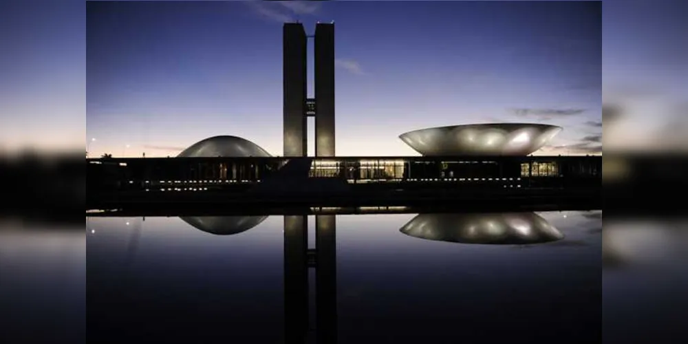Para a eleição, o regimento do Senado determina que os partidos devem estar representados proporcionalmente, na medida do possível.