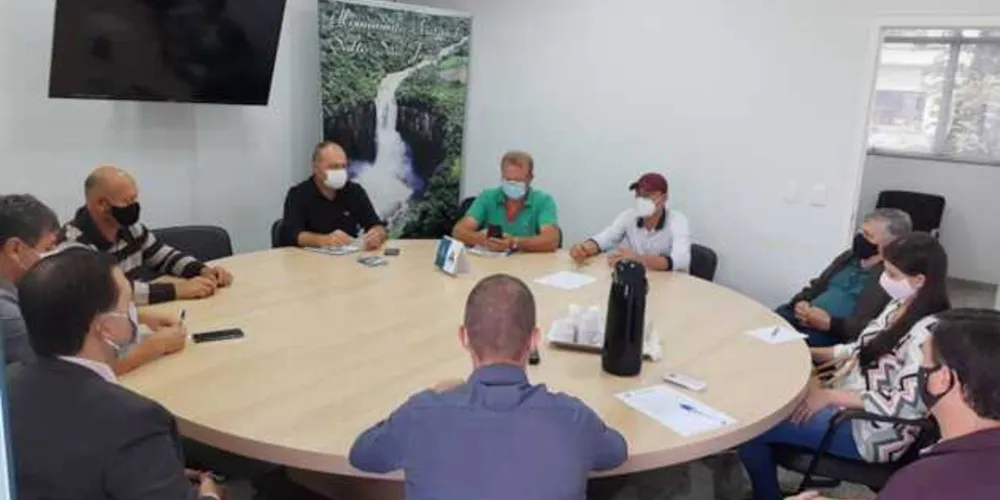 Prefeito, vereadores e sindicato debateram temas relacionados ao funcionalismo público nesta sexta-feira (22)