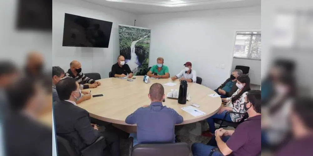 Prefeito, vereadores e sindicato debateram temas relacionados ao funcionalismo público nesta sexta-feira (22)