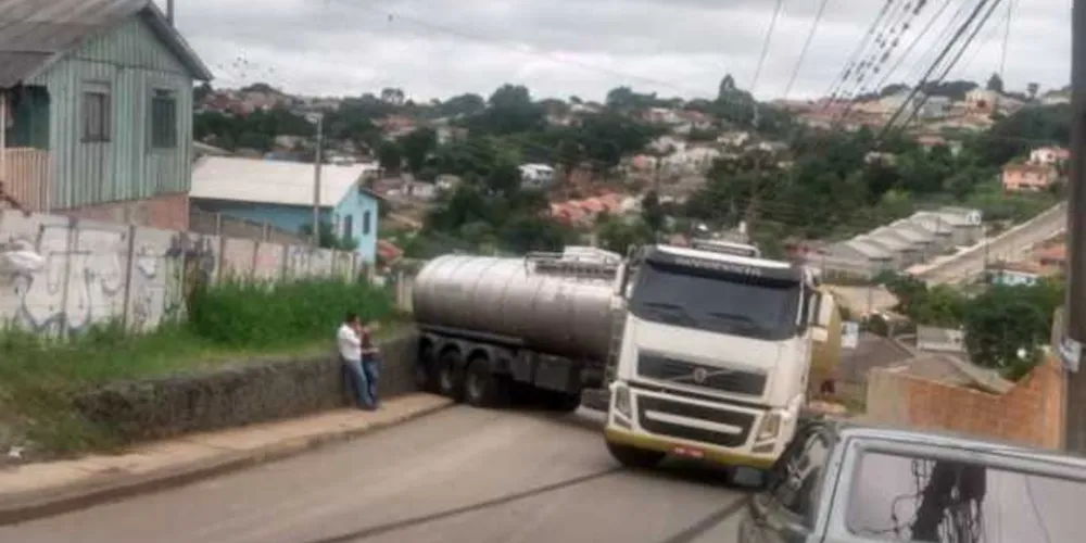 Caso foi registrado no bairro de Uvaranas na manhã deste sábado (23)