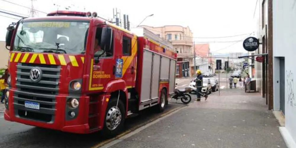 Viatura ABTR foi enviada para o local do incêndio