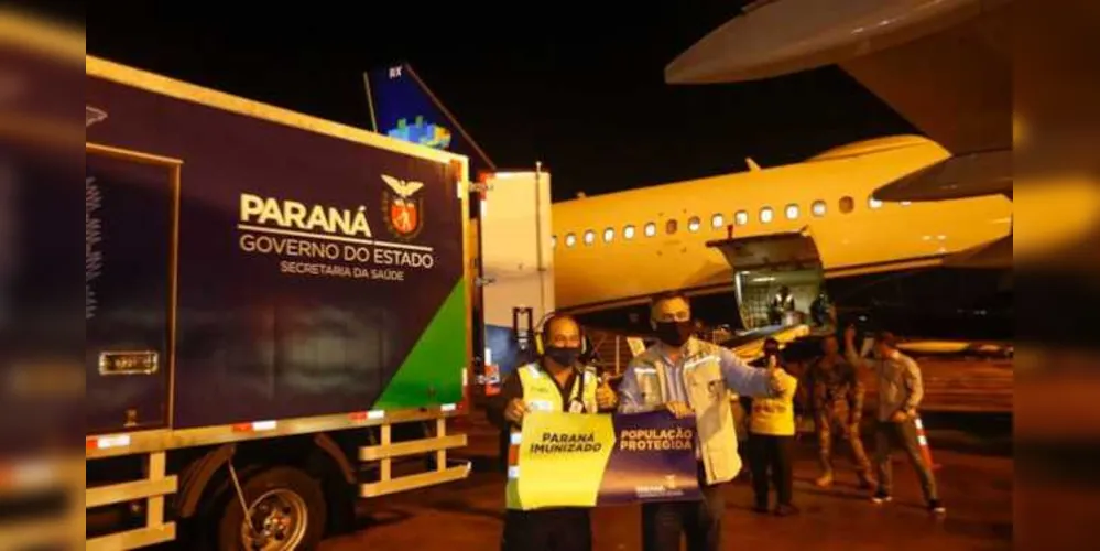 As vacinas Oxford/AstraZeneca, desenvolvidas em parceria com a Fundação Oswaldo Cruz (Fiocruz), devem chegaram no Aeroporto Internacional Afonso Pena, em São José dos Pinhais
