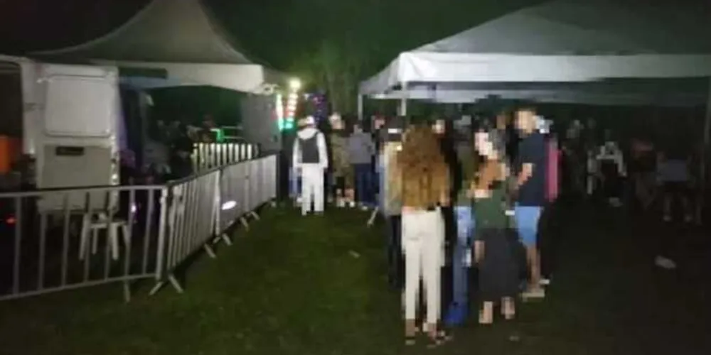 Organizador da festa foi preso e já tem passagens pela polícia por desrespeitar decretos municipais