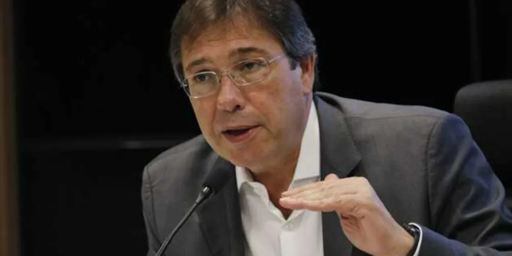 Imagem ilustrativa da imagem Presidente da Eletrobras renuncia ao cargo