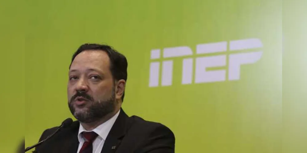 A média histórica de abstenção no Enem, segundo o Inep, é de cerca de 27%. O recorde anterior havia sido registrado em 2009, com 37,7% de abstenção.