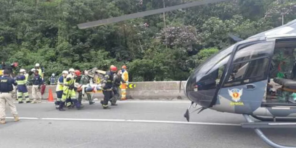No momento do acidente, havia 57 passageiros e mais dois motoristas.