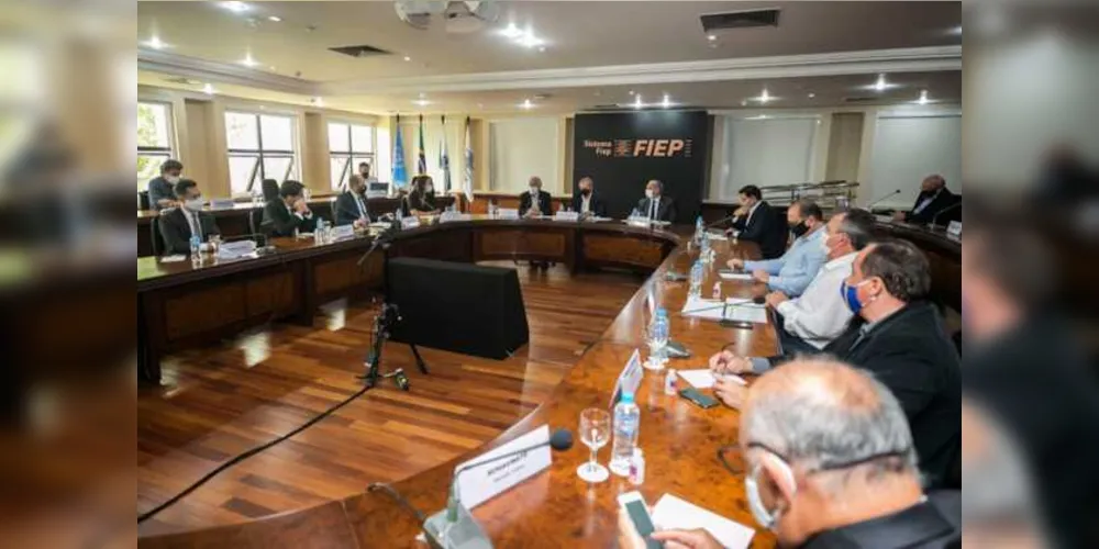 Representantes do setor produtivo paranaense, do Governo do Estado e políticos discutiram o modelo de concessão do novo Anel de Integração do Estado