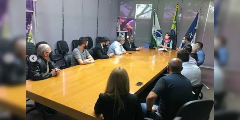 Prefeita recebeu 12 vereadores do grupo que venceu a eleição para o comando administrativo da Câmara de Ponta Grossa