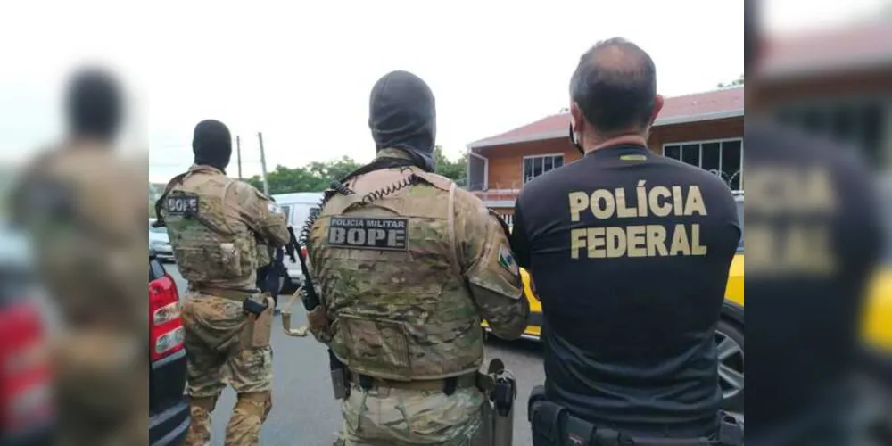 Policiais estão nas ruas para cumprir seis mandados de prisão e de busca e apreensão na região de Curitiba