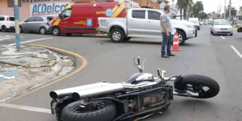 Motociclista ficou ferido, mas não quis ser levada para o hospital