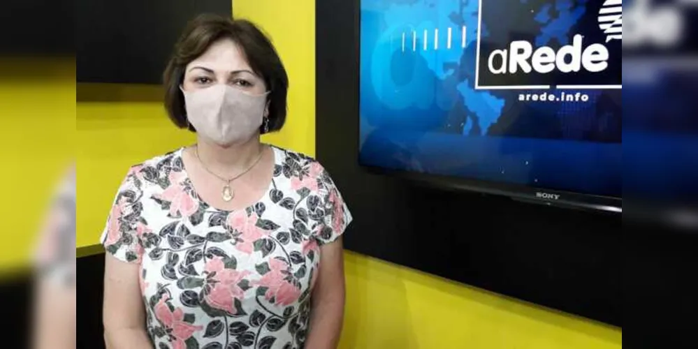 Professora Simone Neves tirou dúvidas de pais e professores sobre retorno das aulas