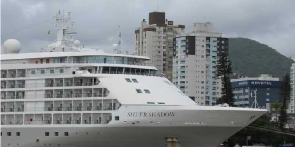 O governo brasileiro considerou o surgimento de variantes do novo coronavírus no Reino Unido, Irlanda do Norte e na África do Sul.