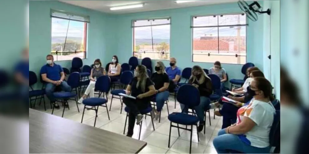 Município avalia riscos de uma eventual retomada das atividades em sala