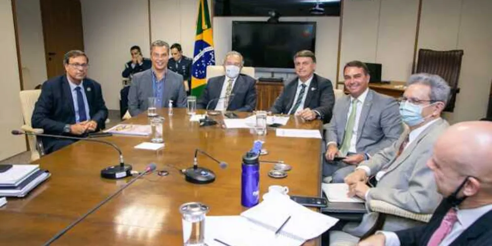 Governo Federal estuda medidas para reduzir preço do diesel, diz presidente