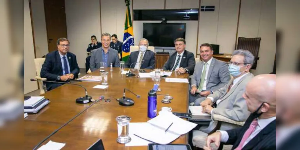 Governo Federal estuda medidas para reduzir preço do diesel, diz presidente
