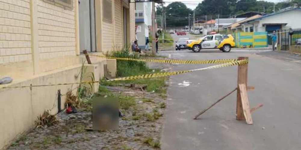 Corpo estava ao lado de barracão de reciclagem no bairro de Oficinas e não tinha sinais de violência