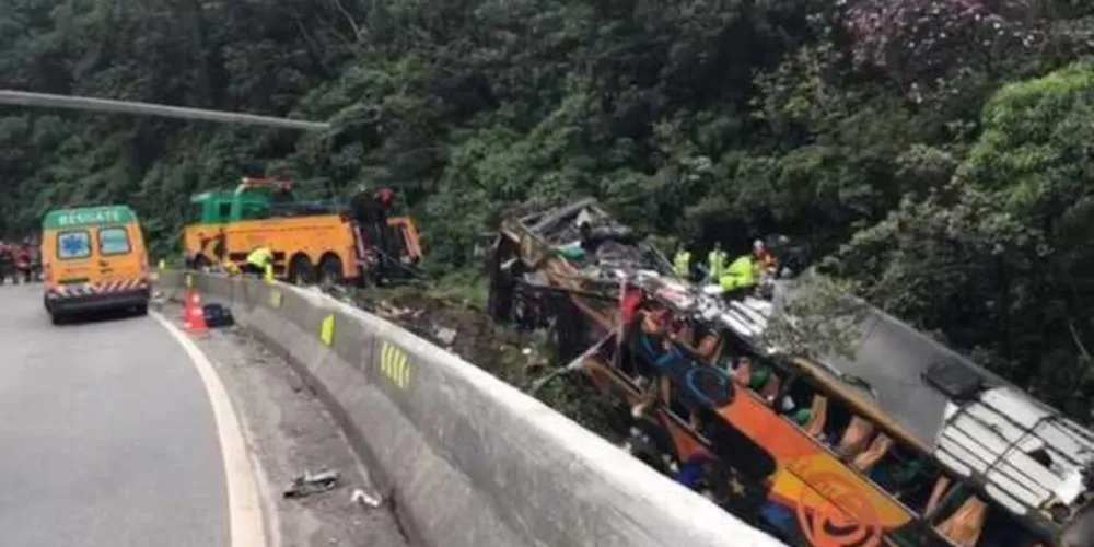 O avião que levou os corpos chegou ao Afonso Pena por volta das 20h.