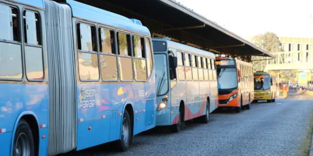 Se pagamento não for realizado até domingo, ônibus não vão circular na segunda-feira