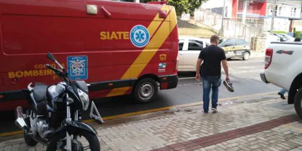 Colisão foi registrada na rua Paula Xavier, na tarde desta quinta-feira (28)