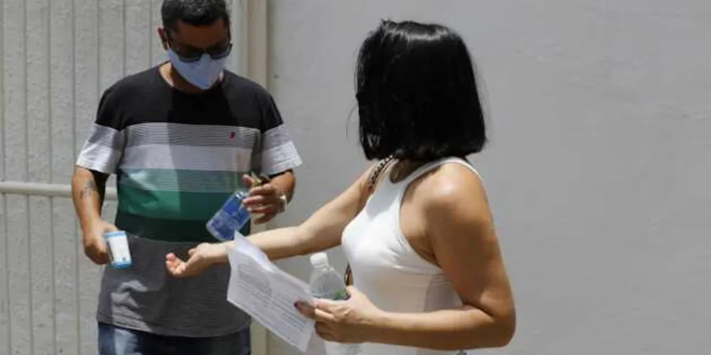 Assim como na edição impressa do Enem, a redação deve ser feita à mão, com caneta esferográfica preta.