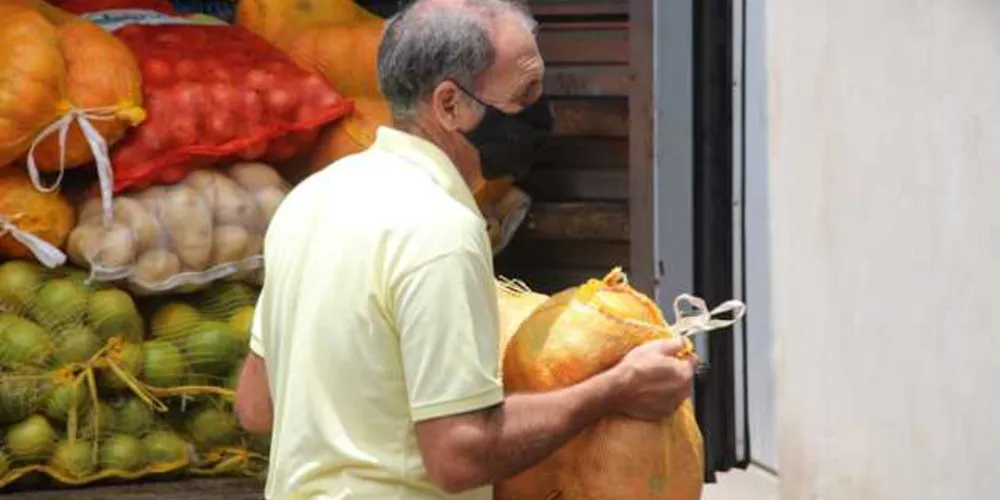 Doações foram repassadas pelo Banco de Alimentos do Estado do Paraná, programa vinculado ao Ceasa