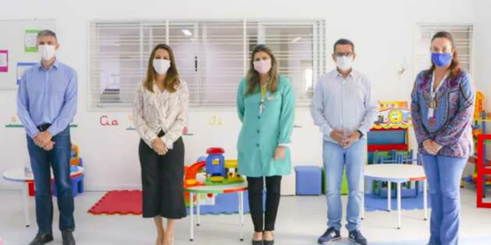 Durante a reunião, foram discutidas a lei da cesárea, de autoria da parlamentar, e a importância da primeira infância