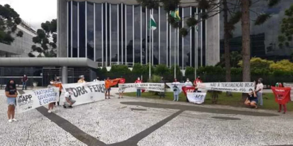 O protesto feito pelos servidores da Educação