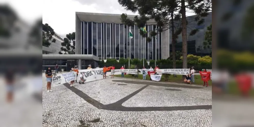 O protesto feito pelos servidores da Educação