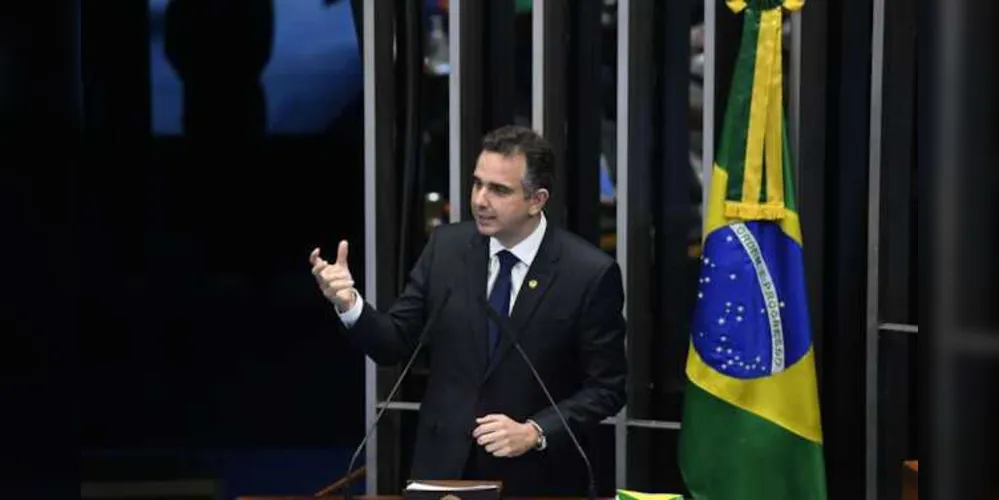 Senador do Democratas obteve 57 votos e derrotou Simone Tebet, do MDB
