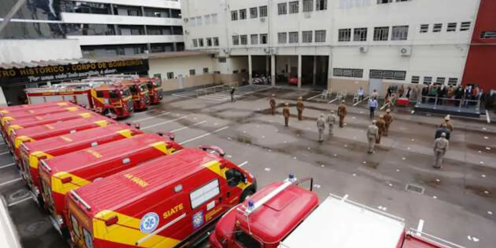 Duas ambulâncias foram entregues ao Siate do 2º Grupamento de Bombeiros