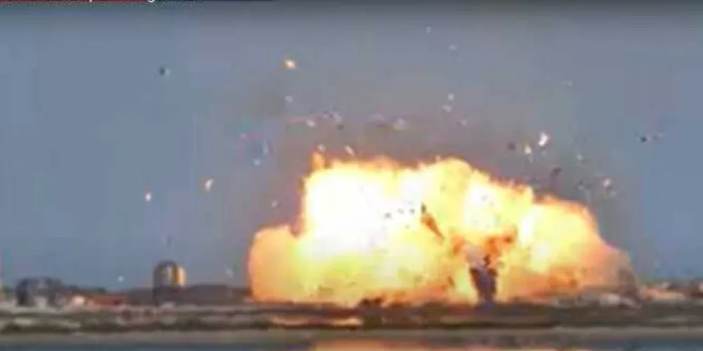 Imagem ilustrativa da imagem Protótipo de foguete explode na aterrissagem após teste