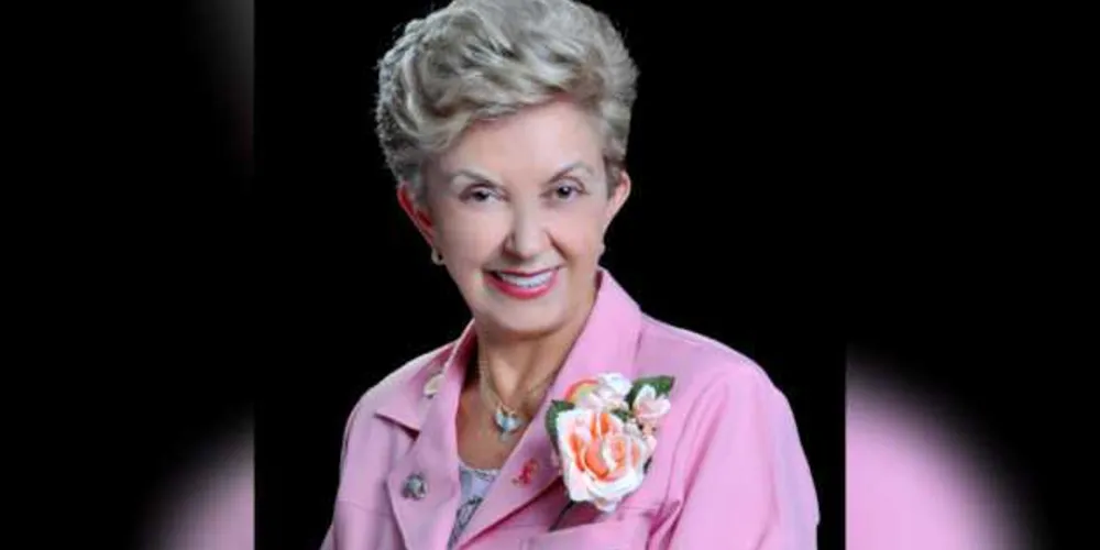 Vani Quadros Fadel recentemente foi reeleita presidente da Rede Feminina de Combate ao Câncer Regional de Ponta Grossa, para o próximo biênio. Da coluna RC os votos de sucesso e que as damas de rosa continuem sendo inspiração e exemplo de doação ao próximo para todos nós