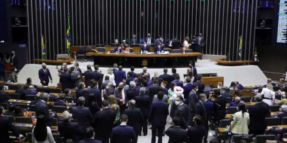Eleição foi adiada duas vezes e só aconteceu depois de acordo