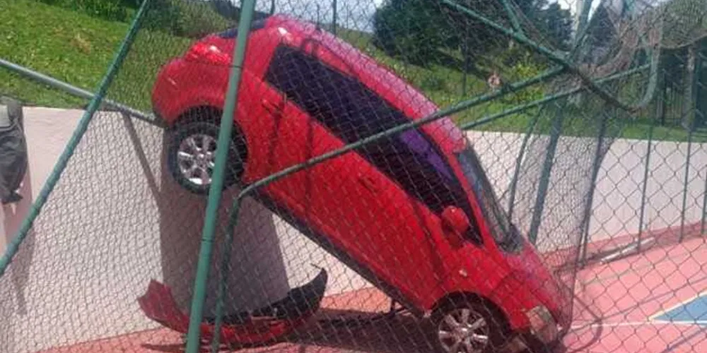 Imagem ilustrativa da imagem Idosa vai ao banco e carro desaparece em Curitiba