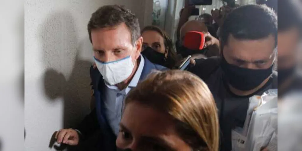 Ele é acusado de participar de um esquema de recebimento de propina para beneficiar empresários.