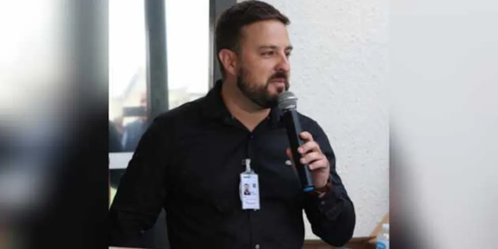 O administrador Victor Oliveira celebra no próximo domingo (7) a chegada de seu aniversário. Victor vem desenvolvendo um excelente trabalho como Superintendente do Aeroporto Santana e também como presidente da Associação Recreativa Homens do Trabalho. Da coluna RC os votos de alegrias e sucesso em sua caminhada profissional. 