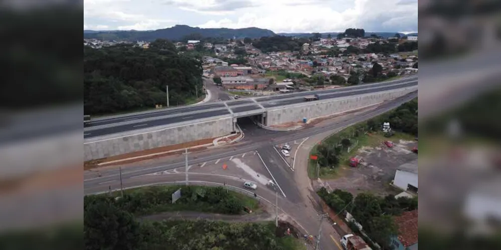 Equipes se mobilizaram nos últimos dias para concluir os serviços de pavimentação e sinalização do novo viaduto