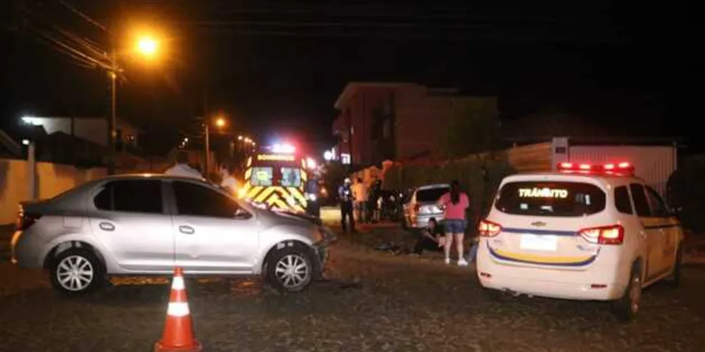 Imagem ilustrativa da imagem Carros batem em cruzamento do Jardim Carvalho