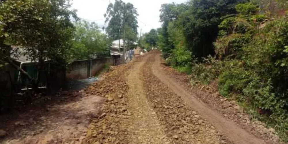 Nesta semana, as tempestades causaram estragos em diversas vias públicas da cidade