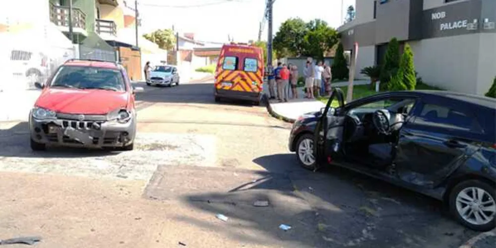 Batida aconteceu na tarde desta sexta-feira e, por sorte, ninguém ficou ferido