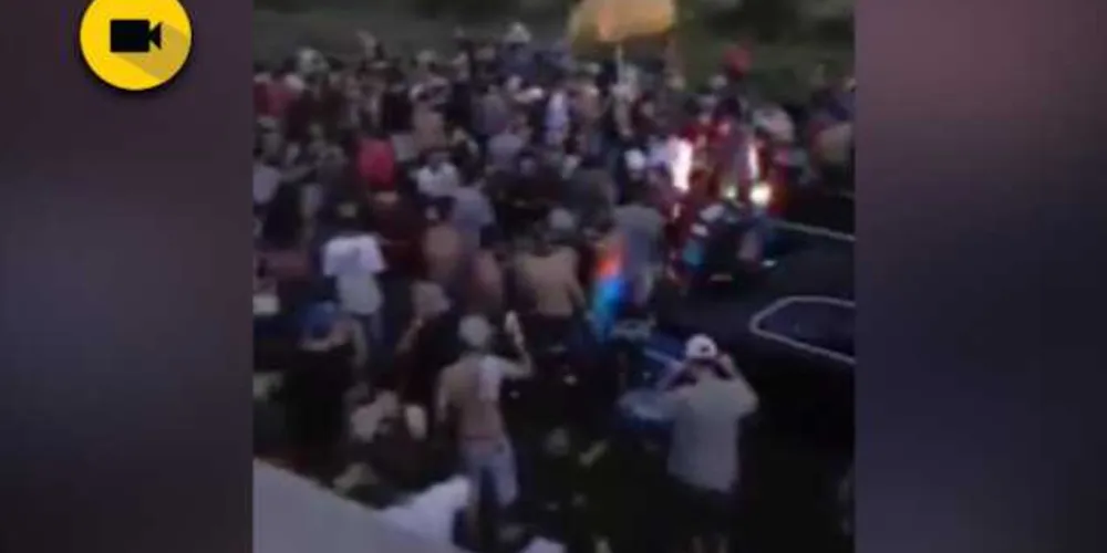 Imagem ilustrativa da imagem Cemitério é palco de festa clandestina com 150 pessoas