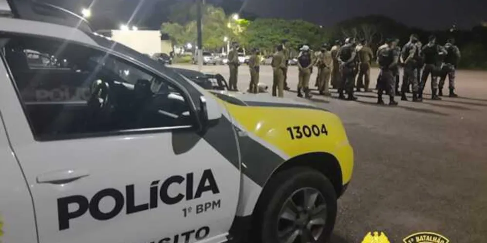Ações aconteceram na noite desta sexta-feira, visando o combate a crimes dolosos e fiscalização do 'Toque de Recolher'