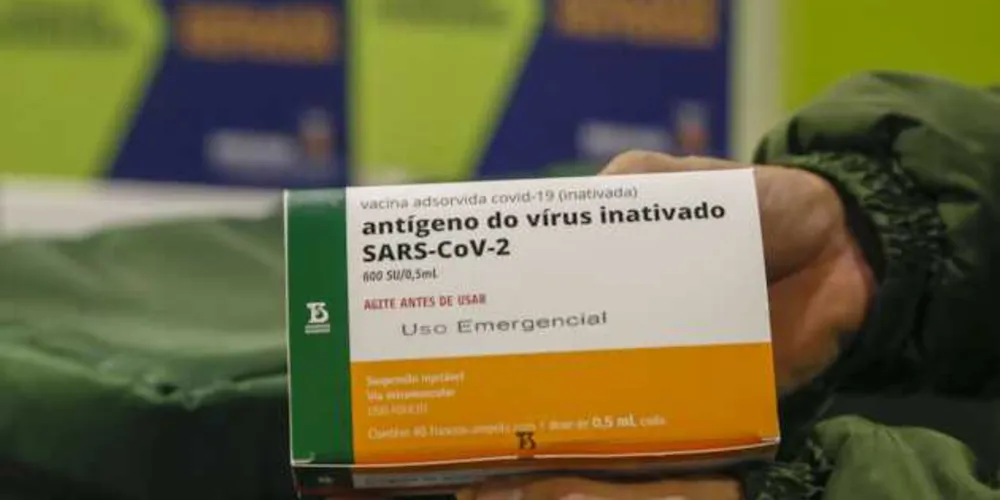 Seguindo as recomendações do Programa Nacional de Imunizações, parte deste quantitativo atenderá a imunização dos idosos acima de 90 anos