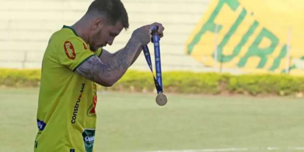 Imagem ilustrativa da imagem Cria do Inter, campeão da Série D torce por título colorado