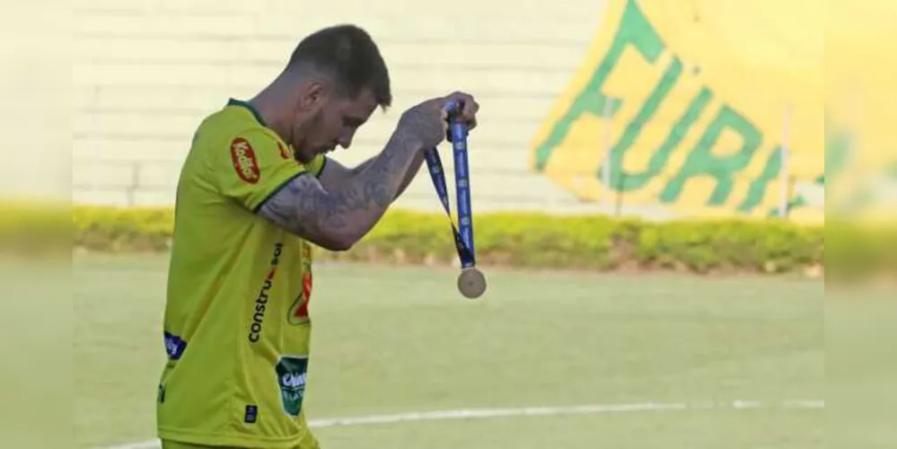 Imagem ilustrativa da imagem Cria do Inter, campeão da Série D torce por título colorado
