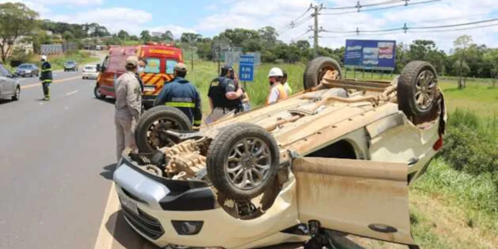 Acidente ocorreu no início da tarde desta terça-feira (9)