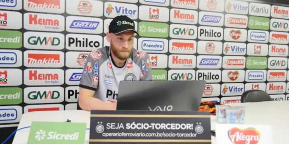 Goleiro pretende jogar com intensidade, fazendo a cobertura e com isso ser mais um homem na construção das jogadas