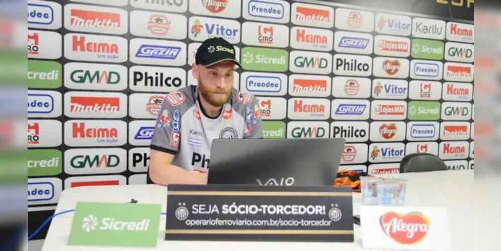 Goleiro pretende jogar com intensidade, fazendo a cobertura e com isso ser mais um homem na construção das jogadas